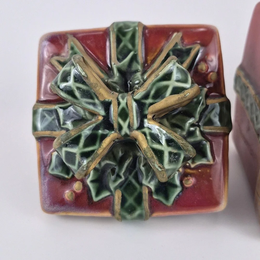 Christmas Gift Box Ceramic Cookie Jar Burgundy Red Green Holly Bow Holiday Decor
